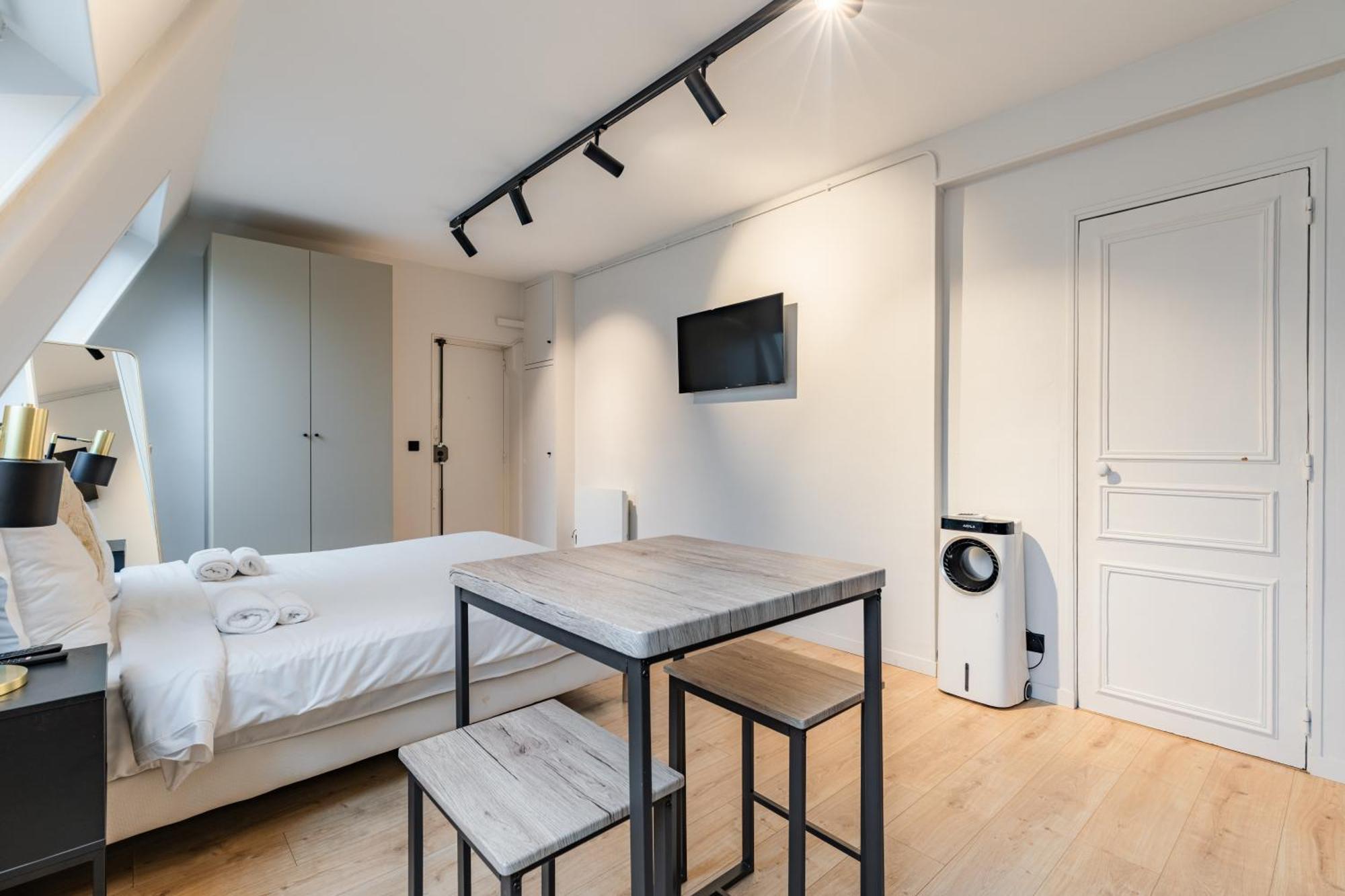 Cozy & Fully Equipped In The Heart Of
