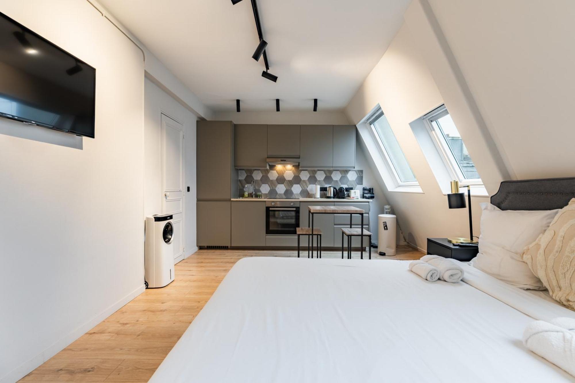 Cozy & Fully Equipped In The Heart Of *