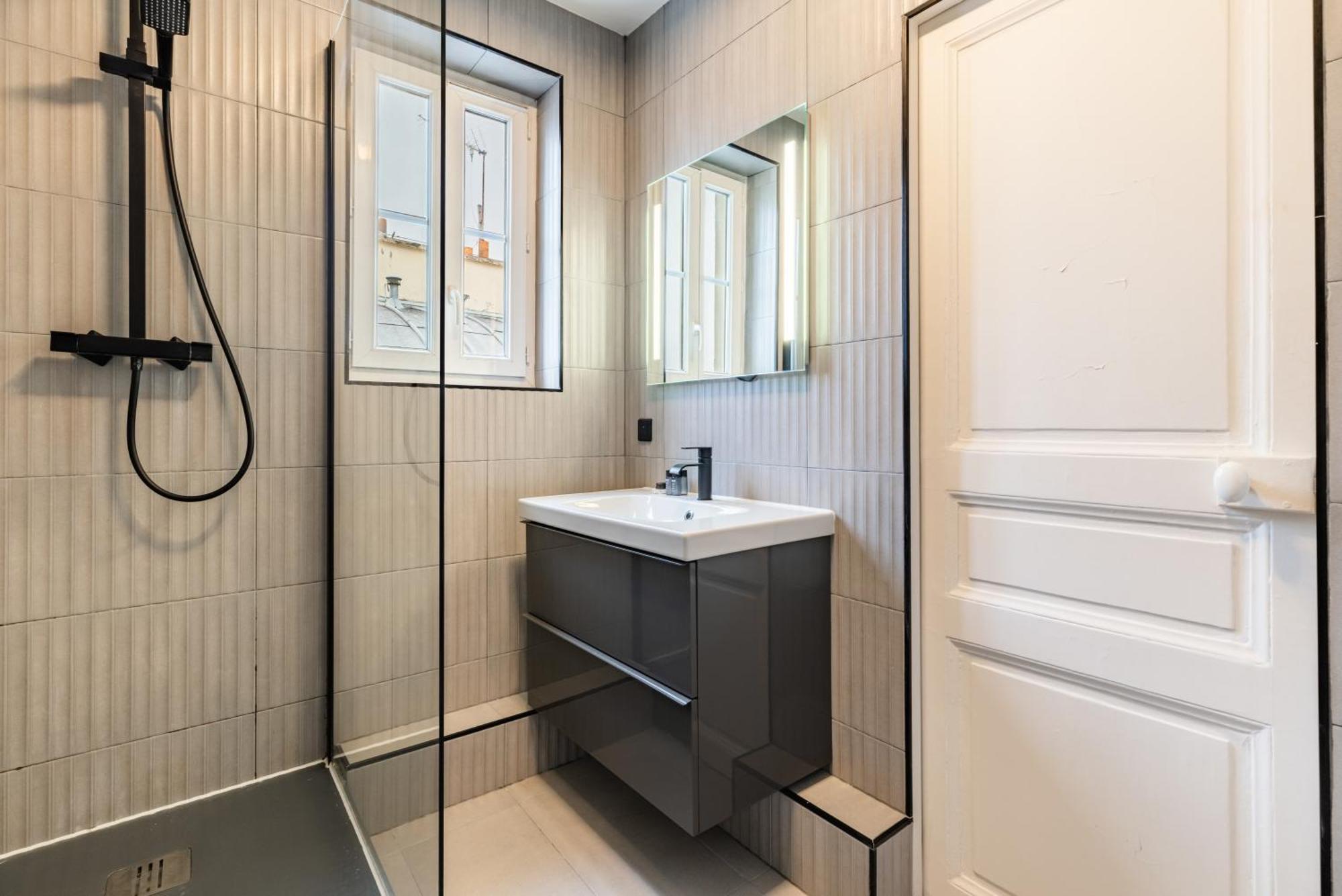 Cozy & Fully Equipped In The Heart Of